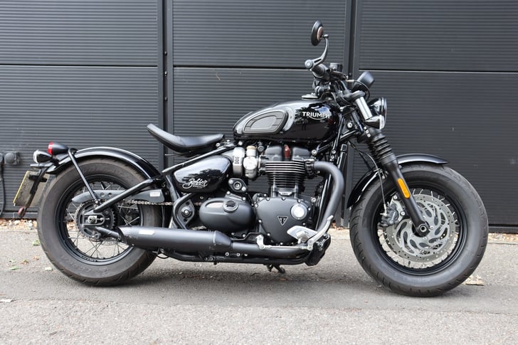 Triumph BONNEVILLE BOBBER BLACK