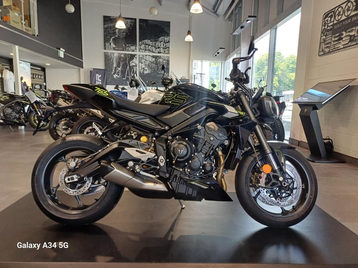 TRIUMPH STREET TRIPLE 765 RS