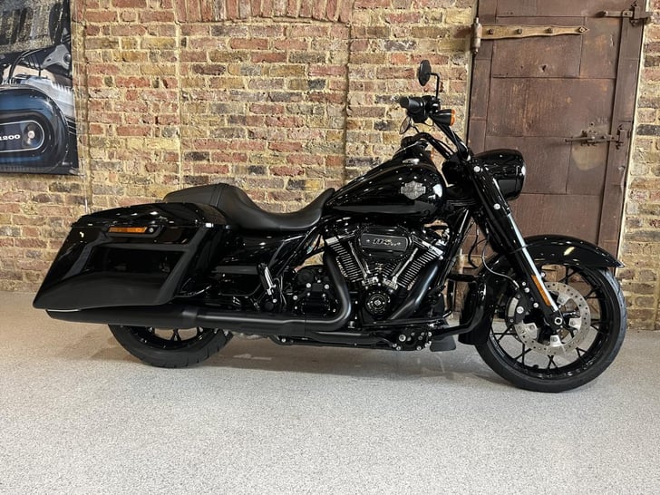 HARLEY-DAVIDSON ROAD KING SPECIAL 114 FLHRXS 