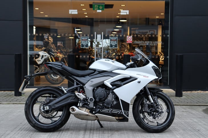 Triumph DAYTONA 660