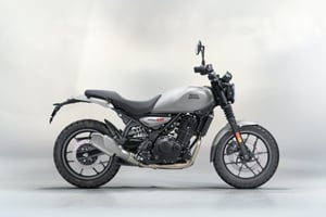 Used Royal Enfield GUERRILLA 450 GUERRILLA 450 for sale in Nottingham | Image 2