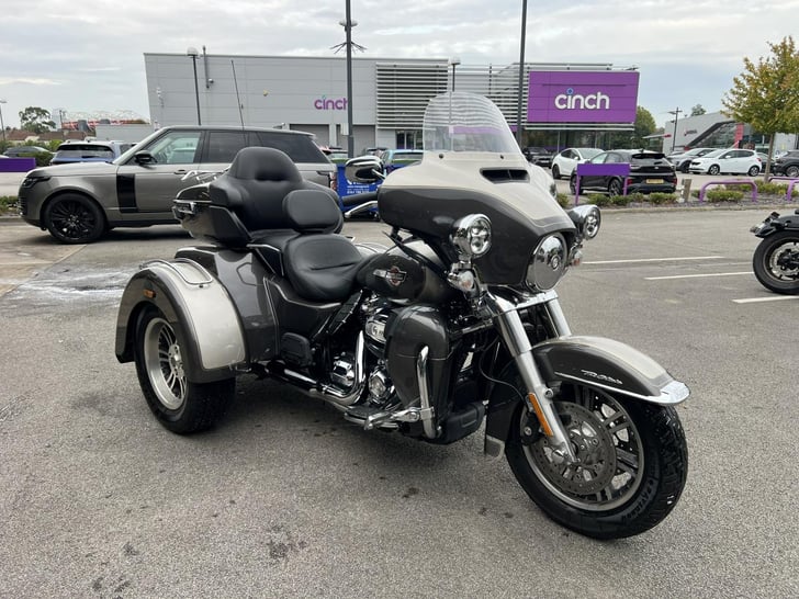 Harley-Davidson TRI GLIDE ULTRA 1868 23 