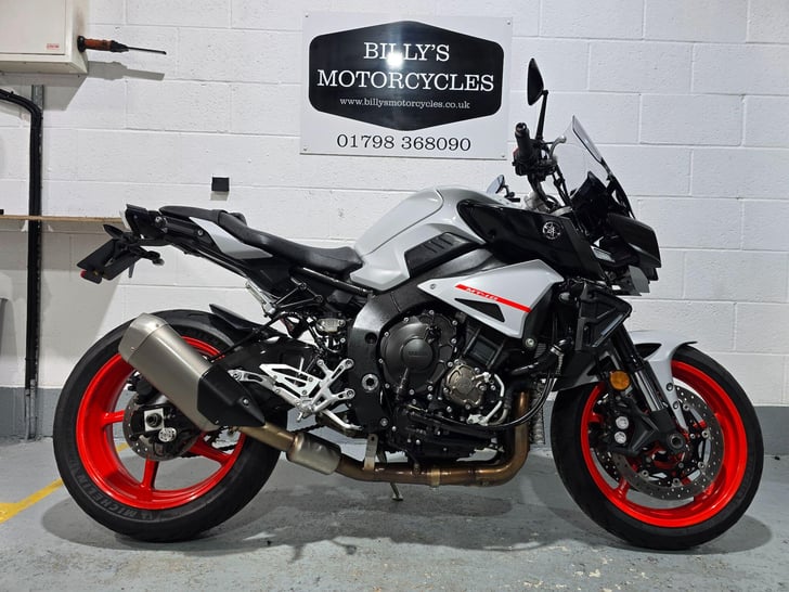 Yamaha MT-10 1000 HYPER-NAKED