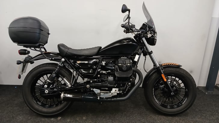 Moto Guzzi V9 BOBBER