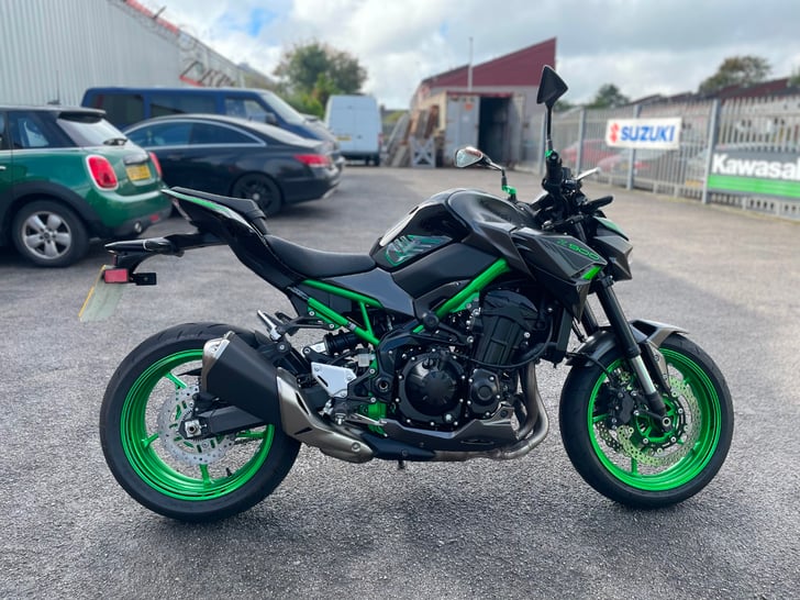 KAWASAKI Z900