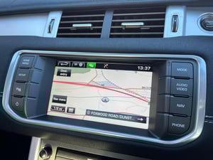 Used Land Rover RANGE ROVER EVOQUE RANGE ROVER EVOQUE 2.2 SD4 DYNAMIC AUTO 4WD EURO 5 (S/S) 5DR for sale in Chesterfield | Image 2