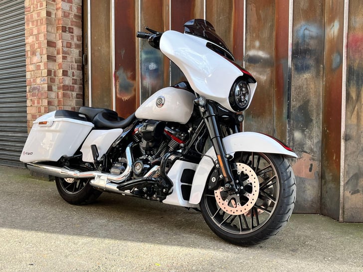 Harley-Davidson CVO 1923 FLHXSE STREET GLIDE