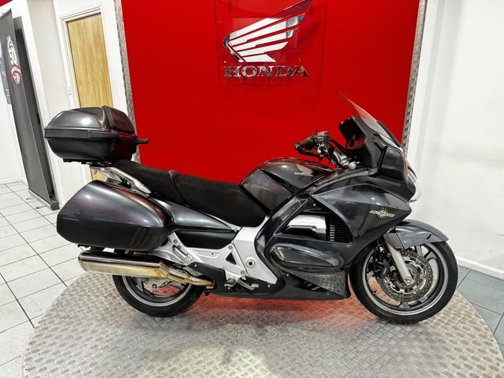 Honda ST1300 PAN EUROPEAN