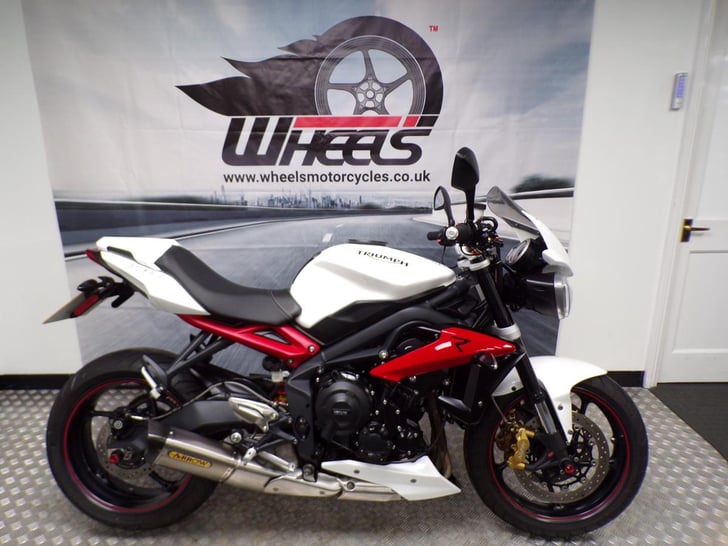 Triumph STREET TRIPLE R