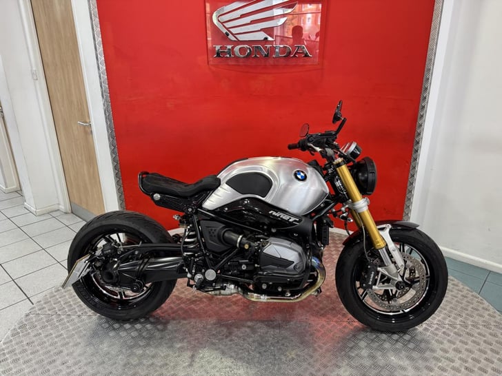 BMW R NINE T