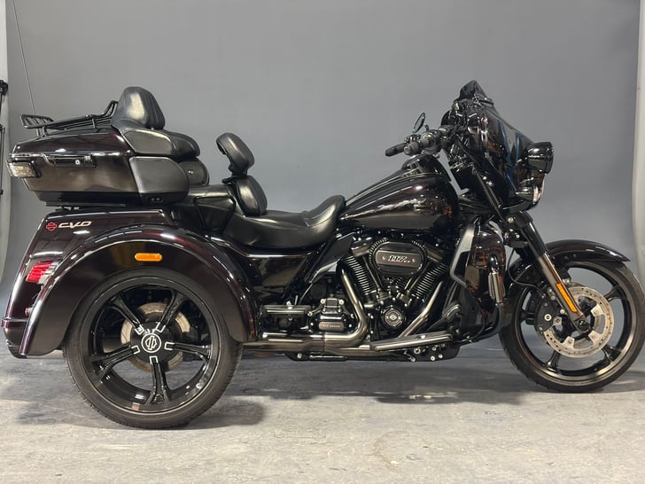 Harley-Davidson CVO FLHTCUTGSE TRI GLIDE
