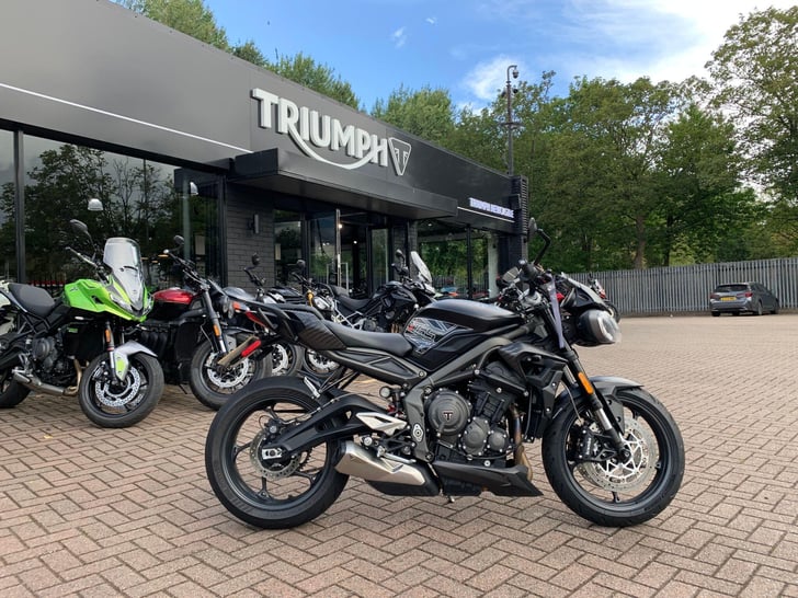 TRIUMPH STREET TRIPLE 765 RR LOW