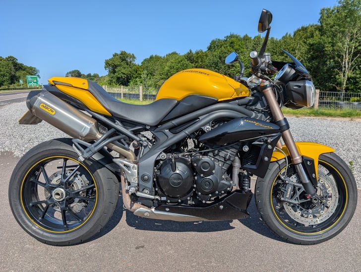 Triumph SPEED TRIPLE 1050 94