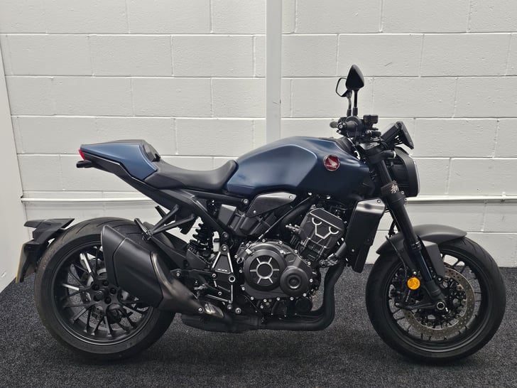 Honda CB1000R BLACK EDITION