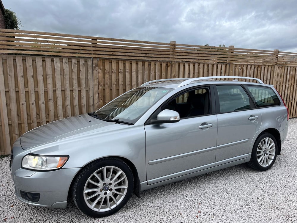 Used Volvo V50 V50 2.0 D3 SE LUX EURO 5 5DR for sale in Chesterfield