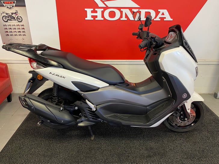YAMAHA NMAX 125