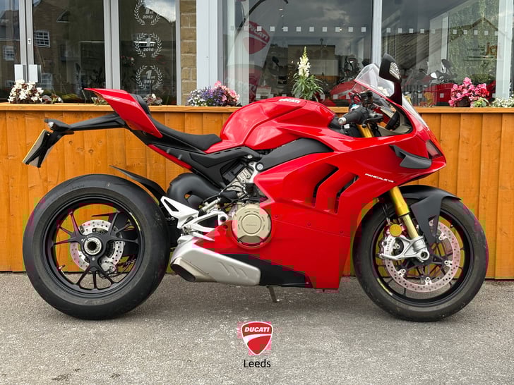 Ducati PANIGALE V4 S