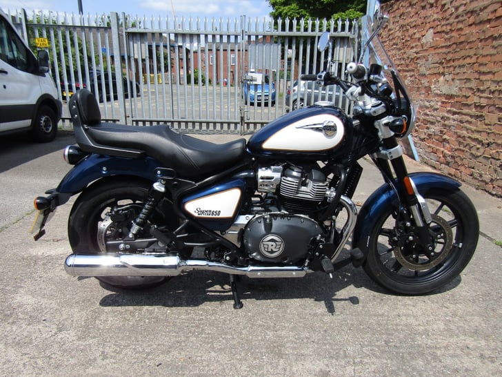 Royal Enfield SUPER METEOR 650 CELESTIAL