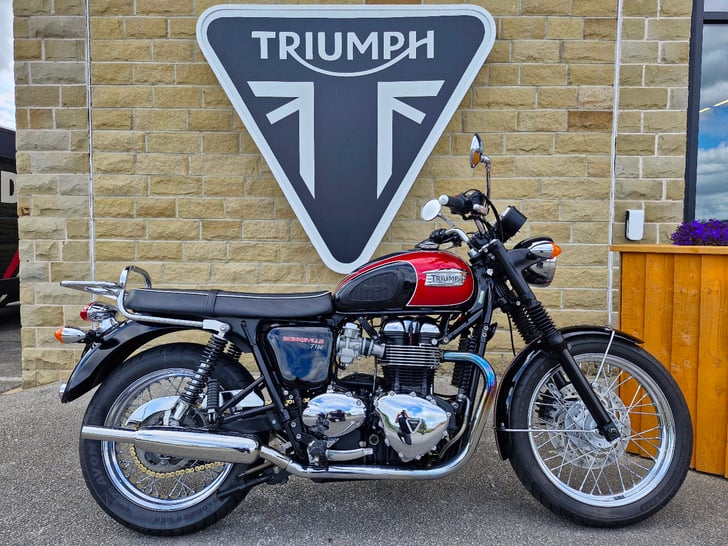 Triumph BONNEVILLE T100