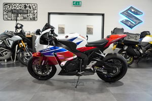 Honda CBR1000RR FIREBLADE