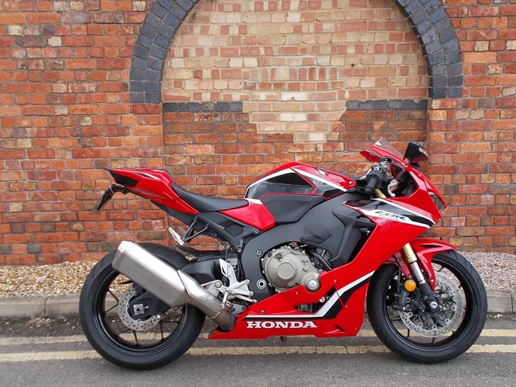 Honda CBR1000RR FIREBLADE