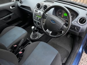 Used Ford FIESTA FIESTA 1.25 ZETEC CLIMATE 5DR for sale in Chesterfield | Image 2