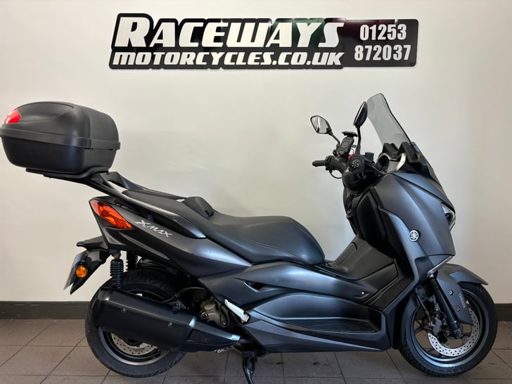 Yamaha XMAX 300