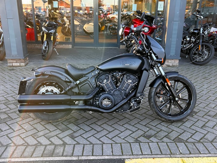 INDIAN MOTORCYCLE SCOUT ROGUE