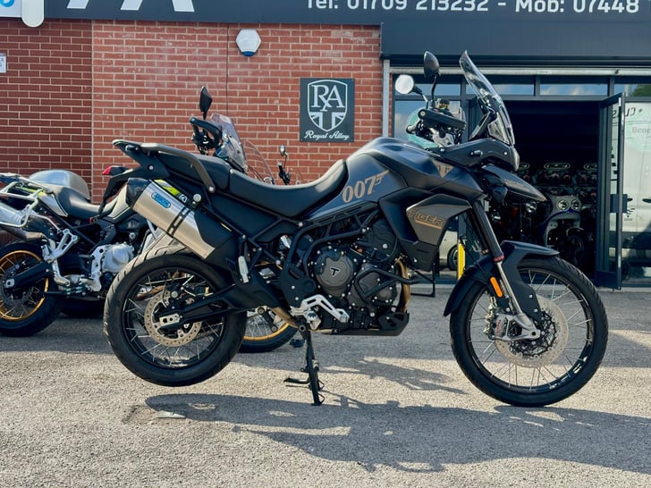 Triumph Tiger 900 Bond Edition