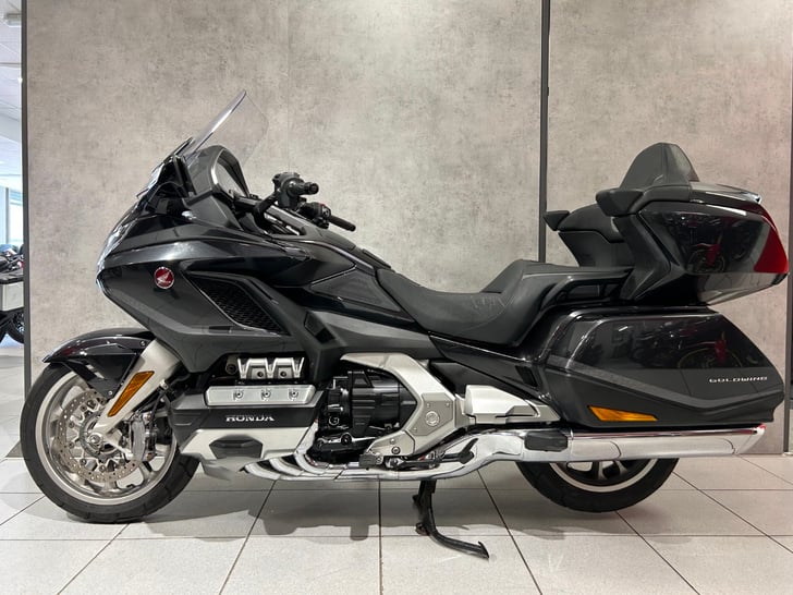 Honda GL1800 GOLD WING TOUR DCT