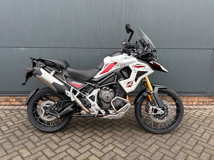 TRIUMPH TIGER 1200 DESERT EDITION