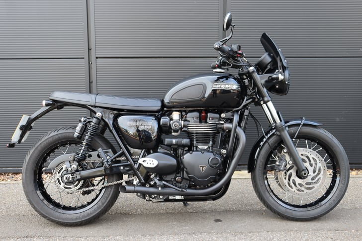 Triumph BONNEVILLE T120 BLACK