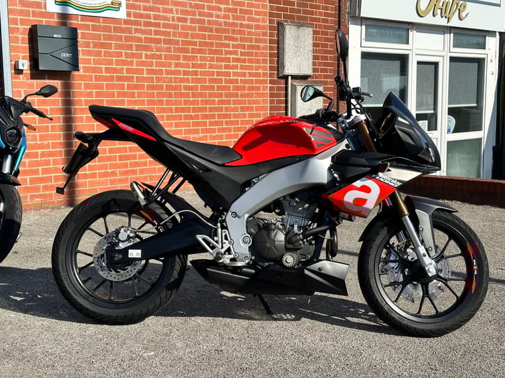 Aprilia TUONO 125