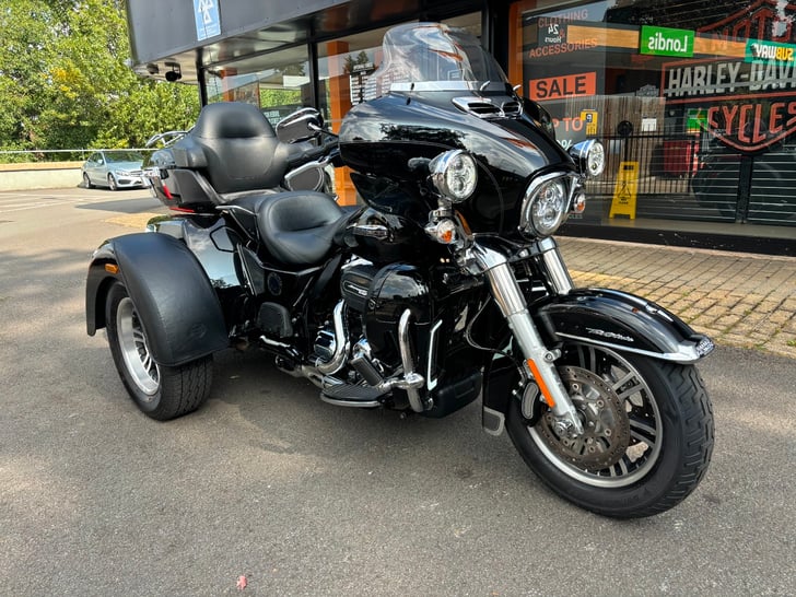 Harley-Davidson TRIKE FLHTCUTG TRI GLIDE ULTRA CLASSIC