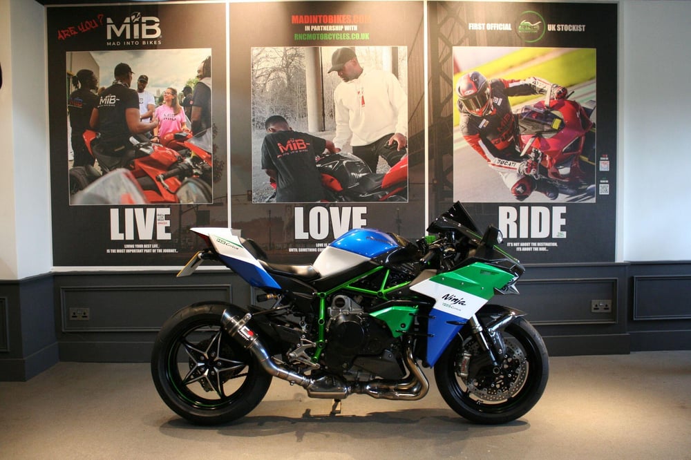 Used Kawasaki NINJA H2 NINJA H2 998 CARBON HYPERSPORT for sale in Watford