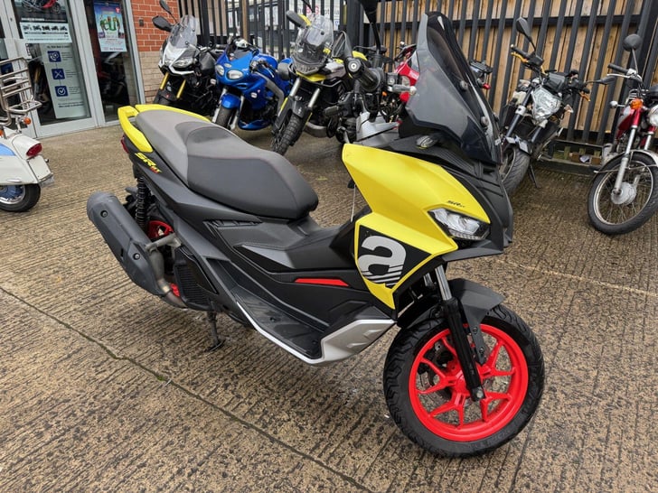 Aprilia SR GT 125 SPORT