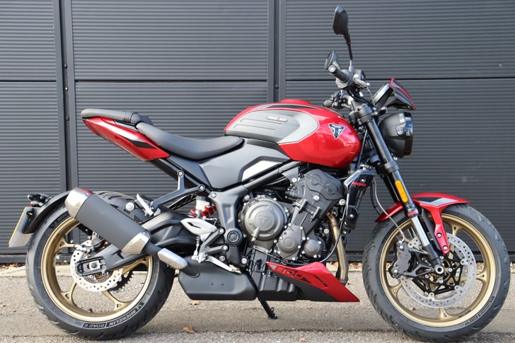 Triumph TRIDENT 800