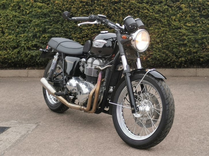 Triumph BONNEVILLE T100