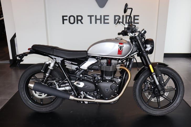 TRIUMPH SPEED TWIN 900