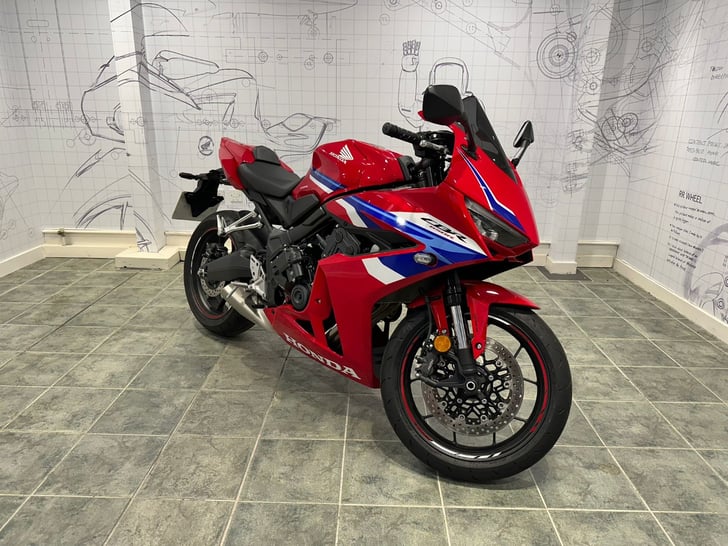 HONDA CBR650R E-Clutch