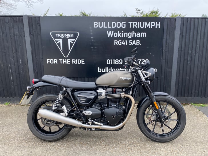 Triumph STREET TWIN