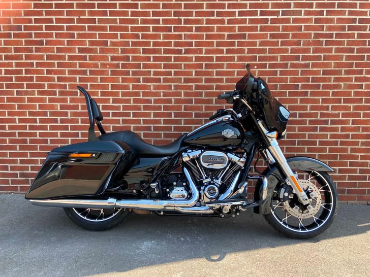 HARLEY-DAVIDSON STREET GLIDE SPECIAL 1868 
