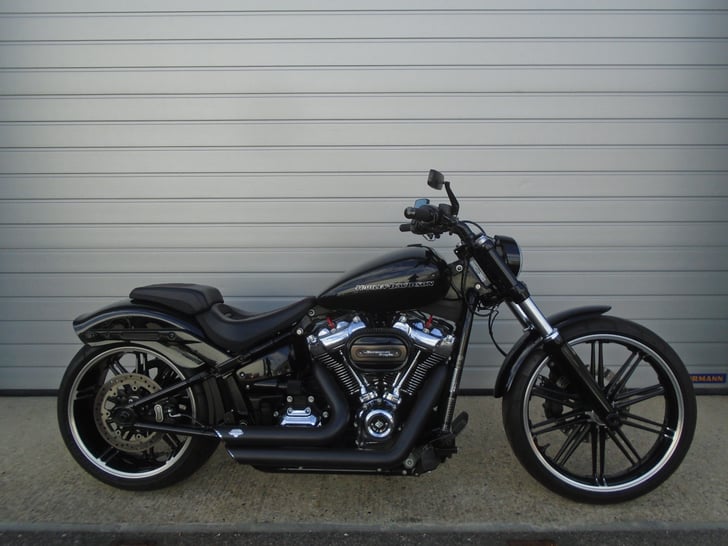 Harley-Davidson FXBR BREAKOUT