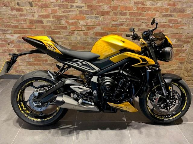 TRIUMPH STREET TRIPLE RS