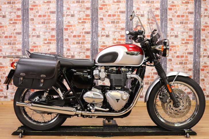 Triumph BONNEVILLE T120