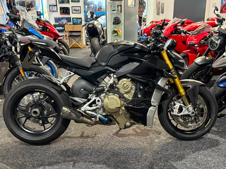 Ducati STREETFIGHTER V4 S