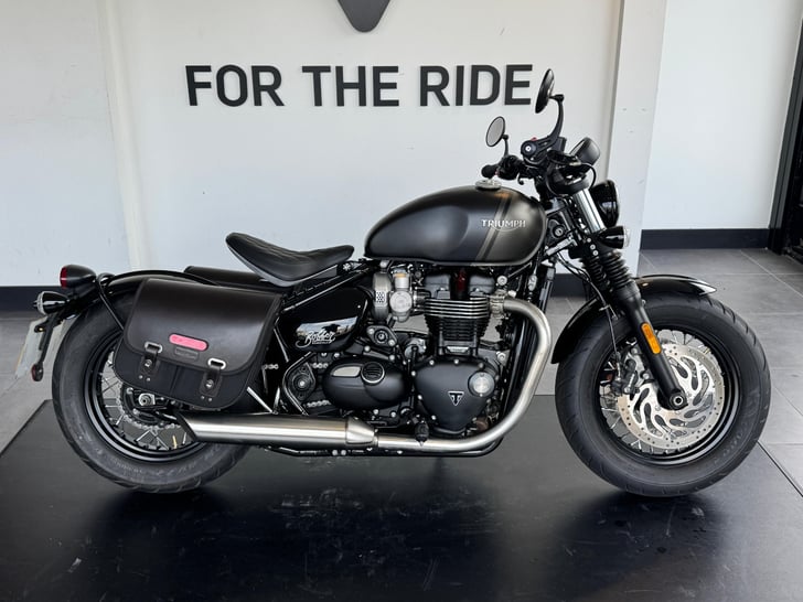 TRIUMPH BONNEVILLE BOBBER