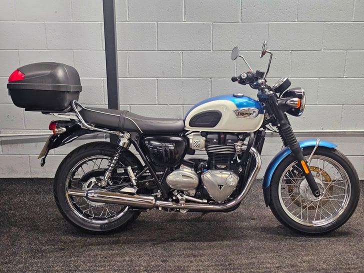 Triumph BONNEVILLE T100