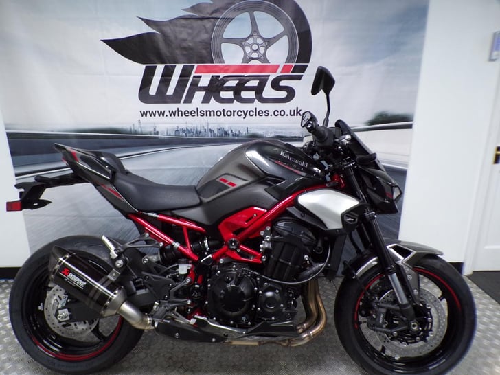 KAWASAKI Z900 PERFORMANCE