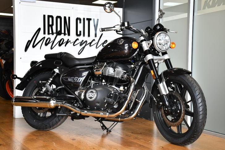 Royal Enfield SUPER METEOR 650
